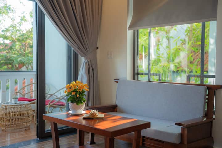 Room W/balcony<gardenview>closetotown Center&beach - Vietnam