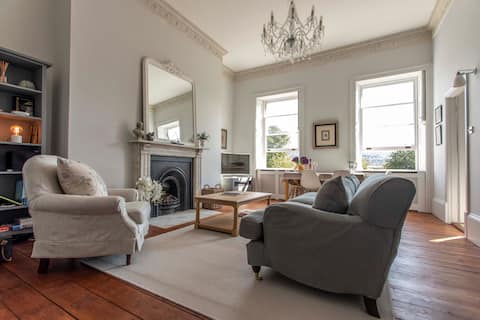 Top performing Airbnb: Pulteney View on the famous Great Pulteney Street in Somerset