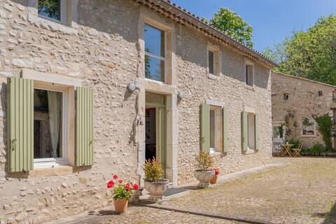 All seasons cottage in Drôme provençale