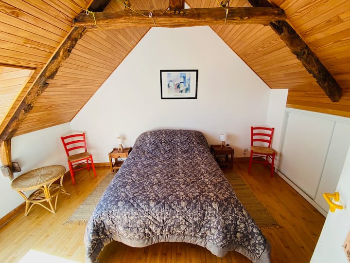 חדר שינה 1 מיטה זוגית רחבה