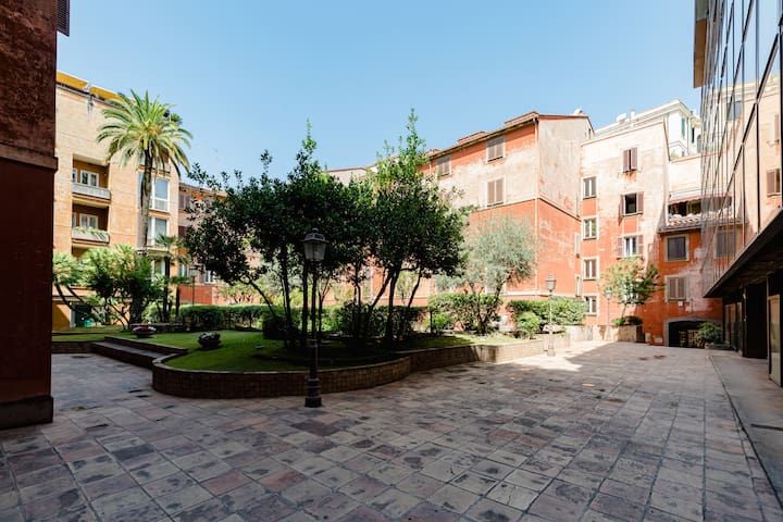 Modern apartment a few steps from TREVI Fountain