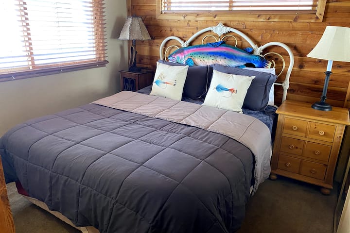 3rd Bedroom - Queen Bed, Upstairs