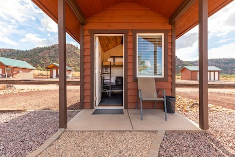 apple valley ut hotels