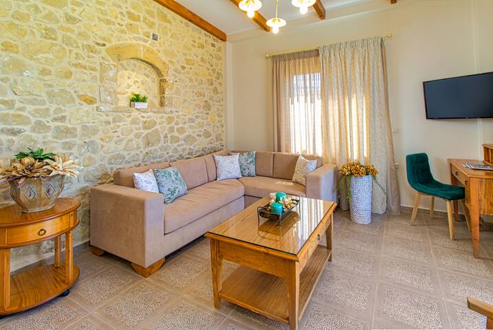 Luxury villa Liakos with pool & stunning sea views gallery image 2