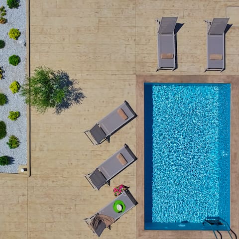 Luxury villa Liakos with pool & stunning sea views