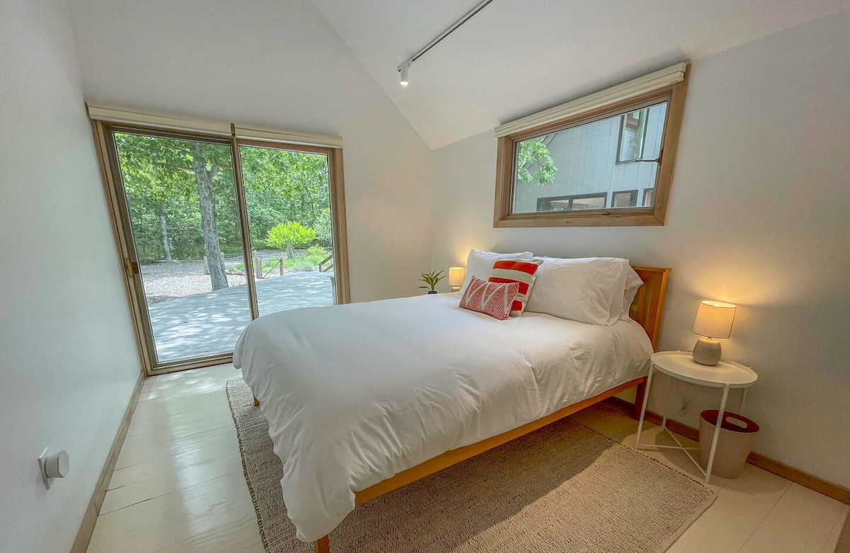 Bunkhouse Bedroom - Queen