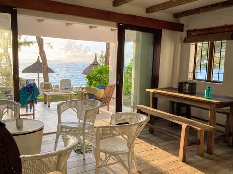 Studio 5 meters from the beach!