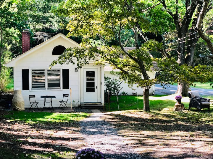 The Waterfall Cottage Cottages for Rent in Saugerties, New York