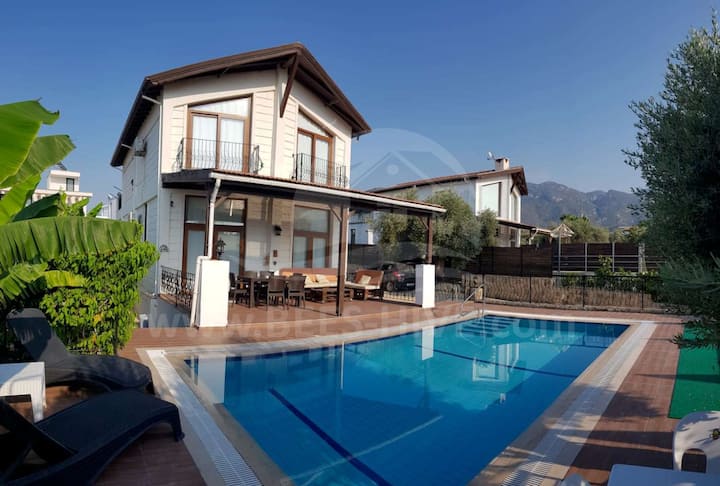 5 Bedroom Ozankoy Villa With Private Pool - Chypre