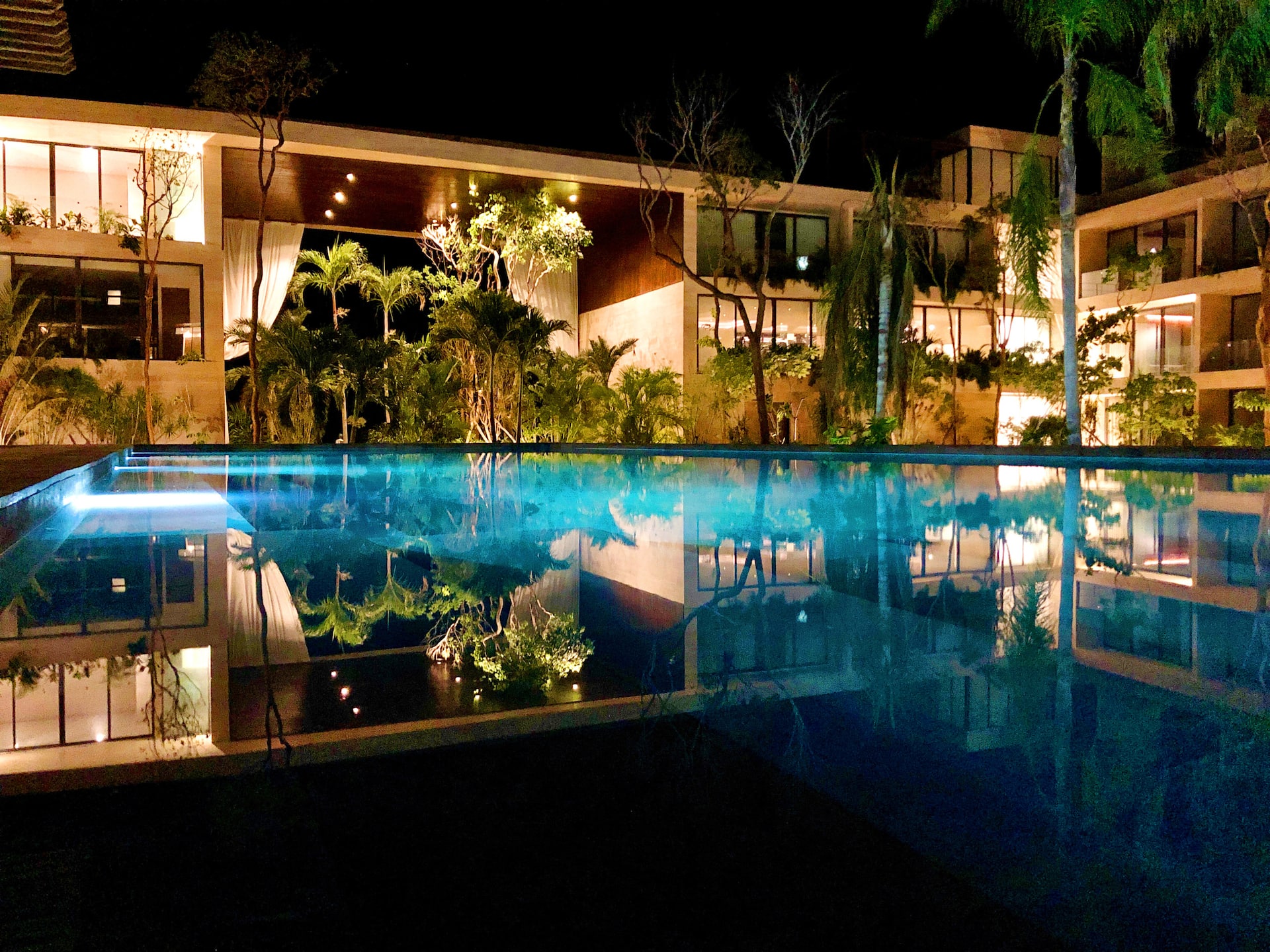 Vogue Top Floor Studio | Pool, Gym, Beach Shuttle