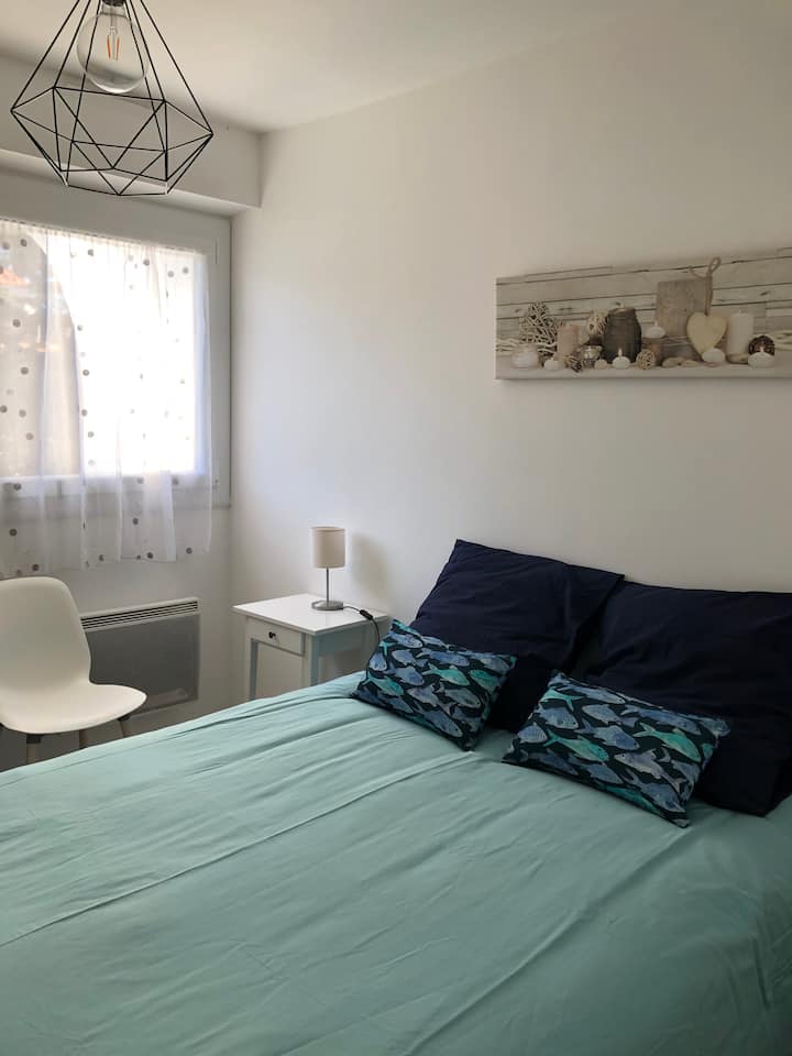 Habitación de los padres con cama doble 