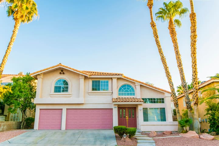 Designer Home-6 Miles To The Las Vegas Strip! - Las Vegas, NV