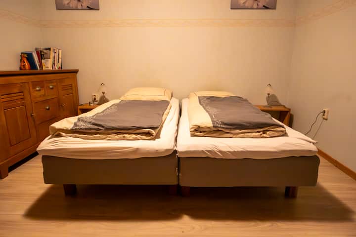 غرفة النوم 2