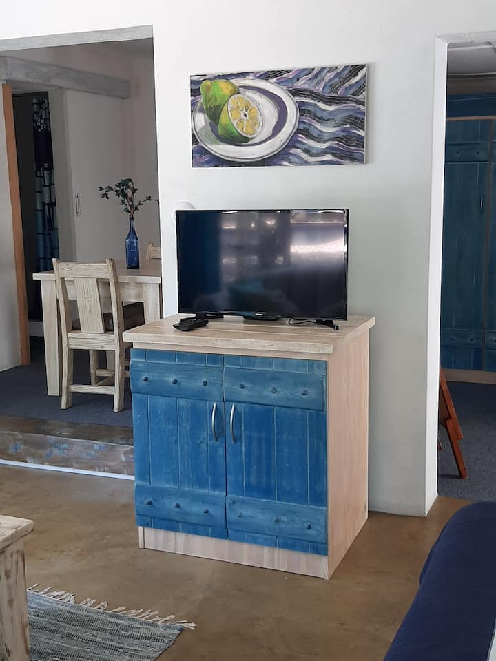 Greek Flat Below The Helderberg Mountain - Somerset West