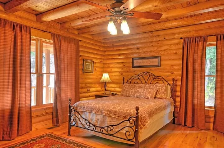 Საძინებელი #1 (მთავარი სართული) საწოლი 152 × 203 სმ