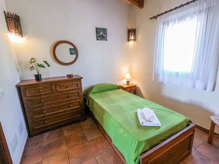 Jednolôžková izba na najvyššom poschodí