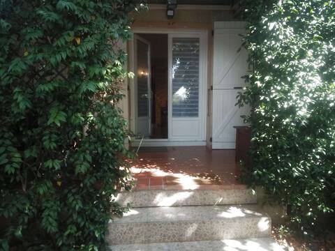 Top Airbnb: Montfavet House near Agroparc in Avignon