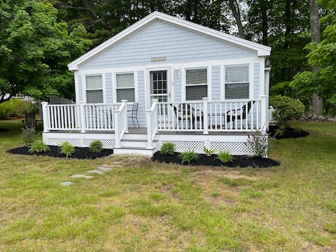 Fresh Bright Cottage: Vacation/Retreat Year Round