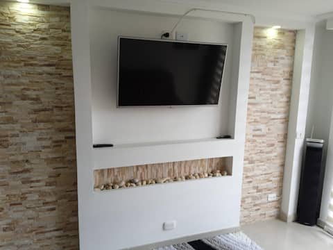 Exclusive and Modern apartment in Madrid Cund