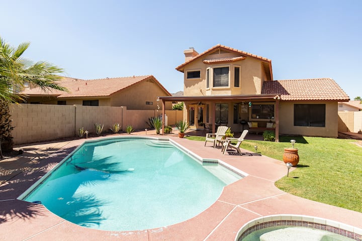 Desert Oasis: Relax In Pool/hot Tub+views! - Phoenix, AZ