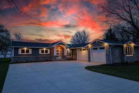 Brand New Luxury Waterfront: My Bayside Escape