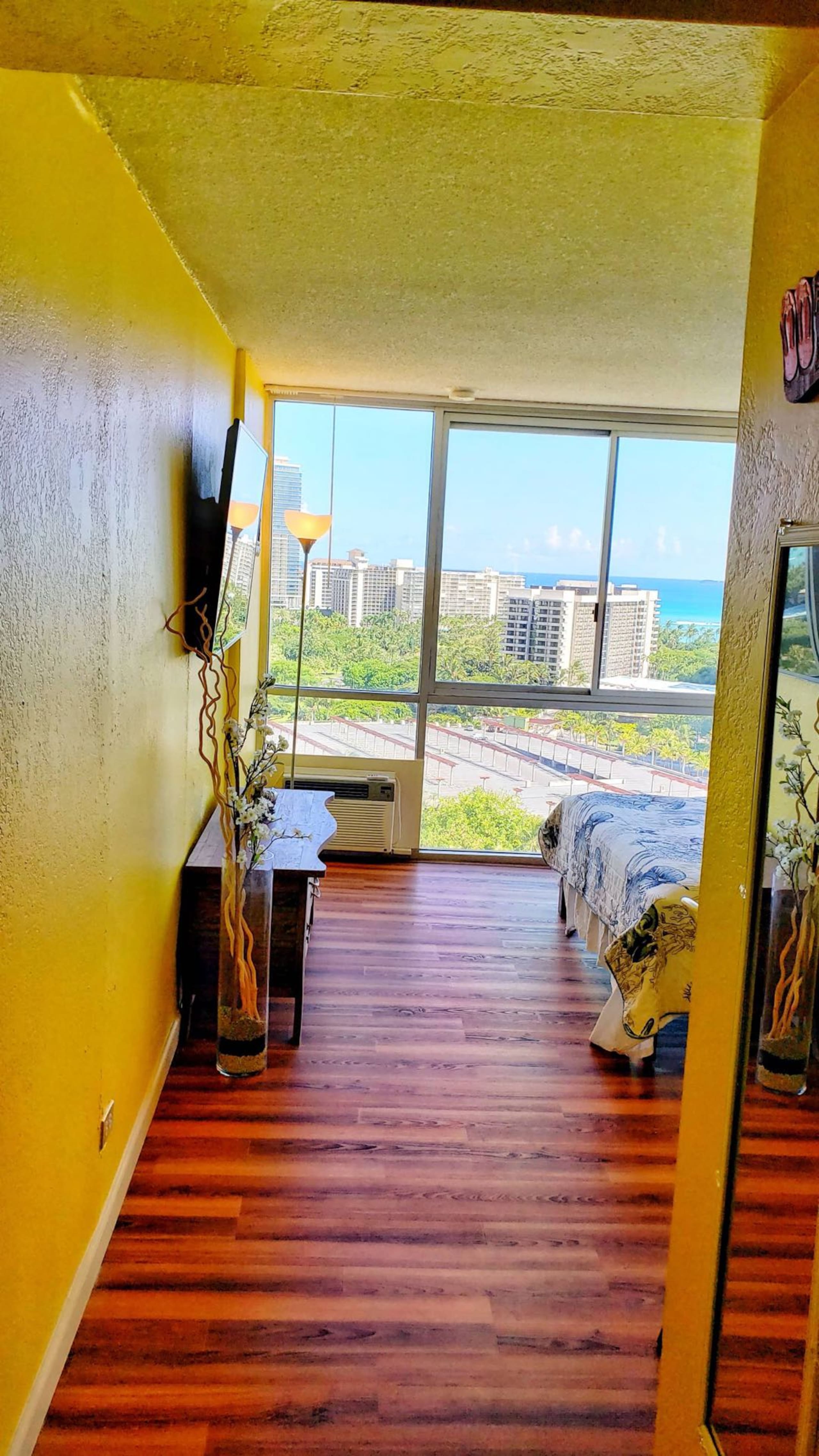 Condo in Honolulu · ★4.9 · 1 bedroom · 1 bed · 1 bath - Image 7