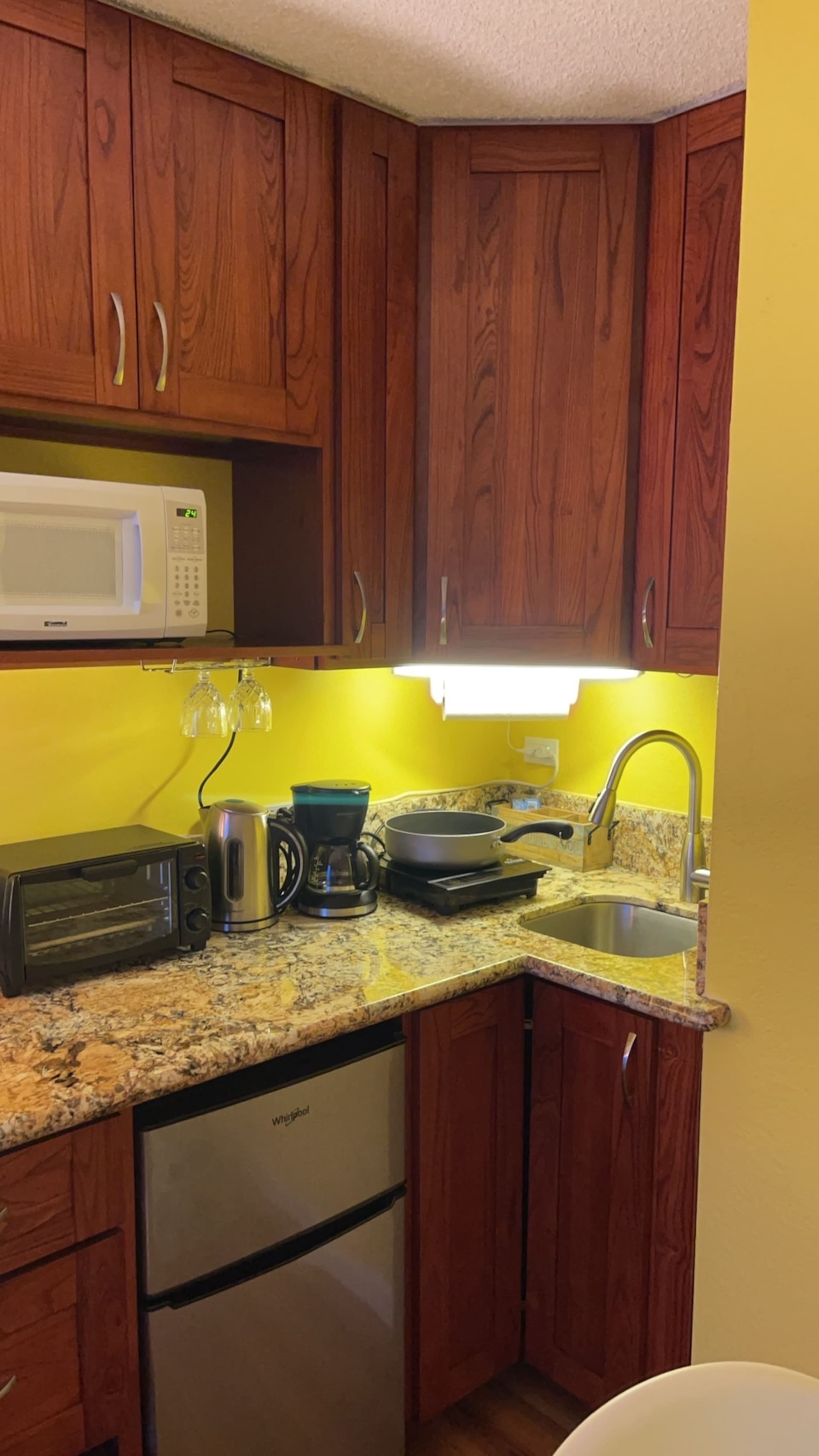 Condo in Honolulu · ★4.9 · 1 bedroom · 1 bed · 1 bath - Image 3