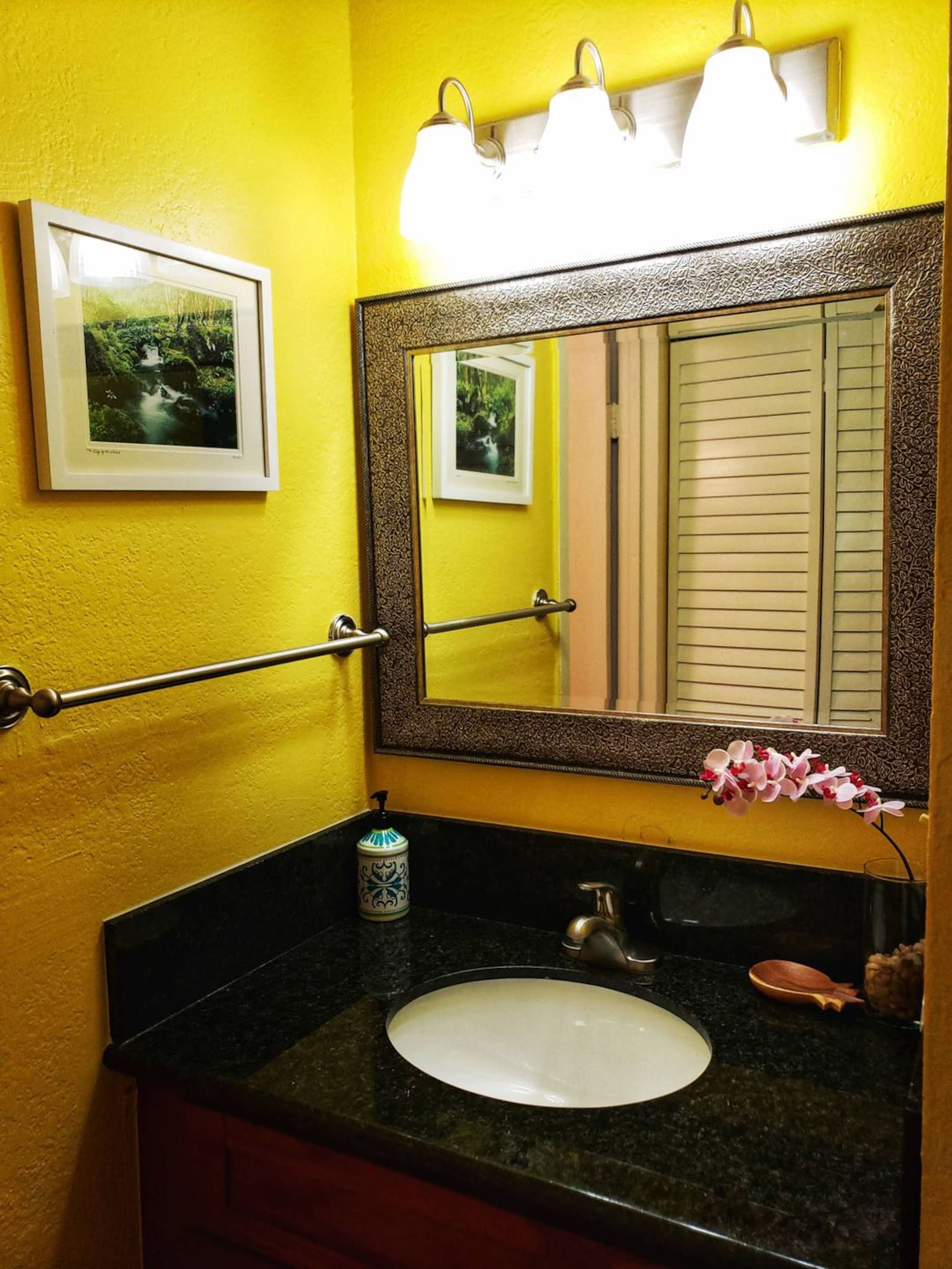Condo in Honolulu · ★4.9 · 1 bedroom · 1 bed · 1 bath - Image 8