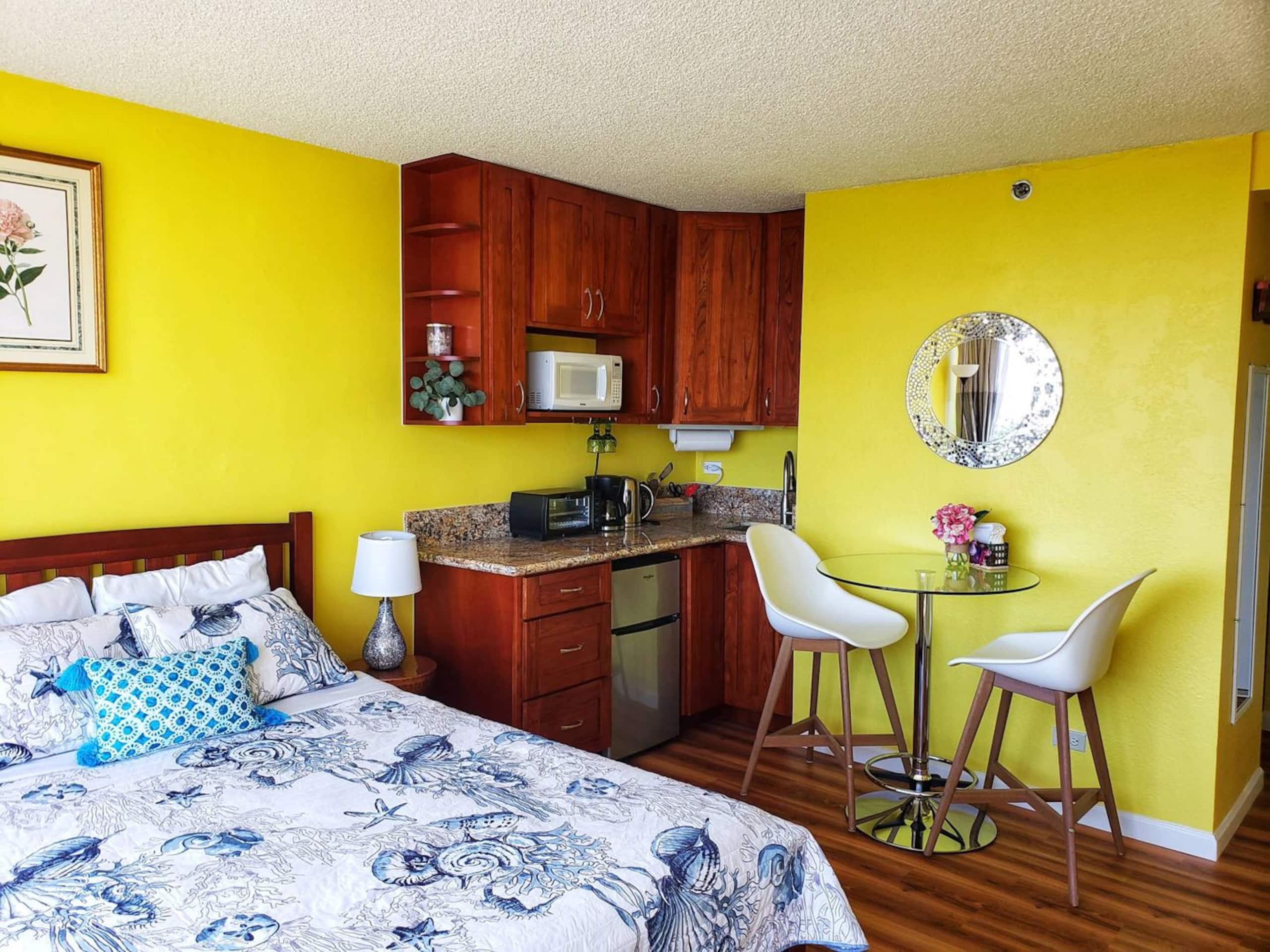 Condo in Honolulu · ★4.9 · 1 bedroom · 1 bed · 1 bath - Image 6