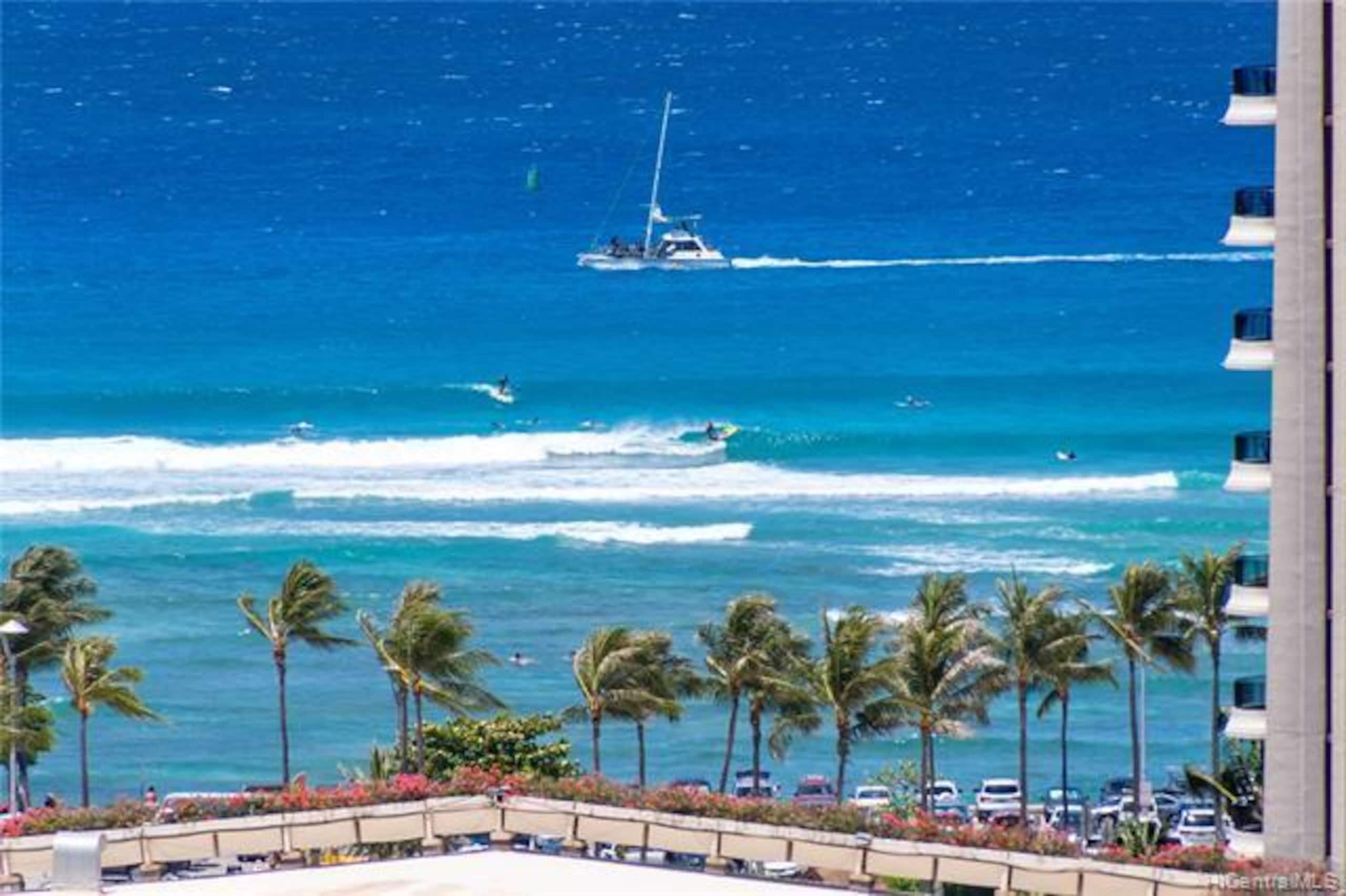 Condo in Honolulu · ★4.9 · 1 bedroom · 1 bed · 1 bath - Image 17
