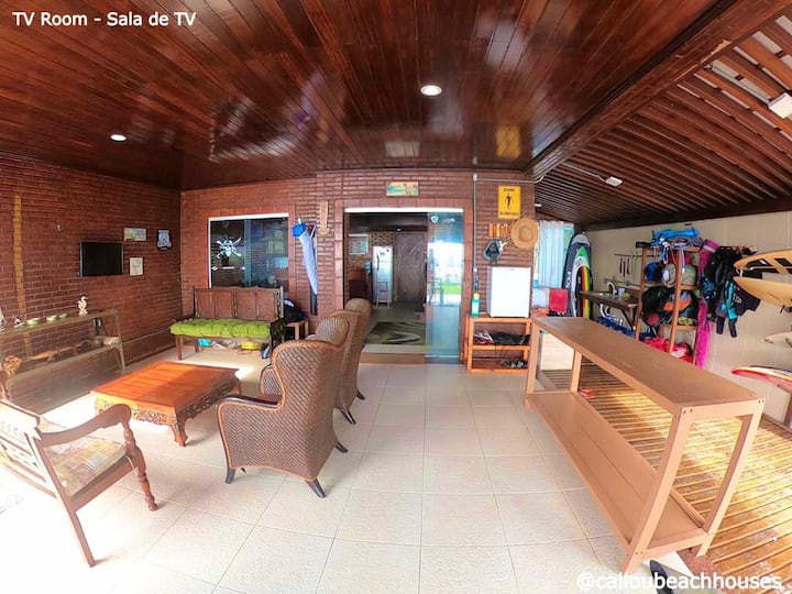 Sala de TV - @ calloubeachhouses
