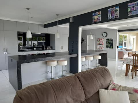 Huge 5+ bed home with pool, perfect for 2 families