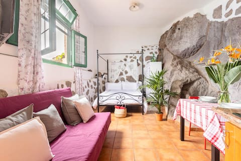 Top performing Airbnb: La Casilla de Las Piedras, Taganana. FiberOpt504MB in Santa Cruz De Tenerife