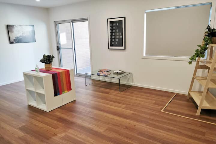 Sunny Master Room With Private Ensuite - Canberra