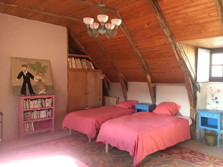 Dormitorio 3, 25 m2,  camas de 90 cm, la ropa de cama es totalmente nueva