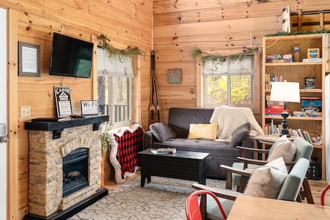 Cabin-Driftless/Near Lakes/Streams/Pet Friendly