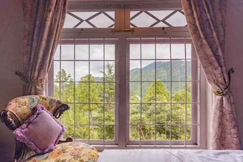 Cozy Room with View Amidst Nature, Ramgarh, UK