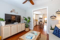 Luxury+2+BD+Home+in+Downtown+%2B+Parking