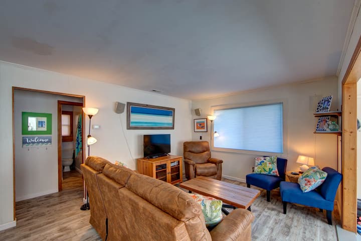 Clean-peaceful Beach Retreat-bright *No Pet Wear* - Outer Banks, NC