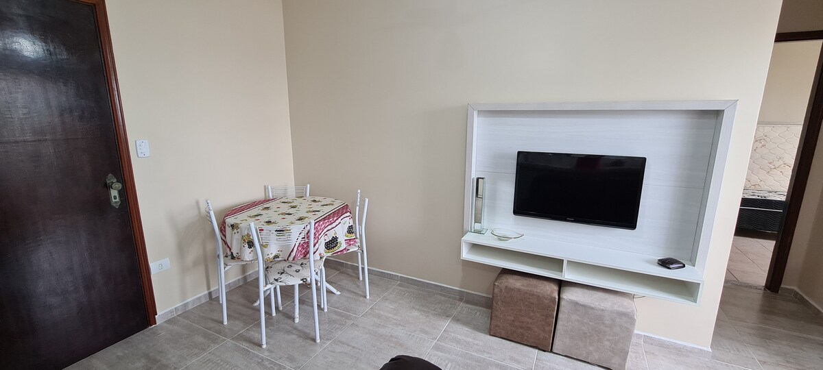 Top Airbnb: Apartment right on the sand em Mongaguá