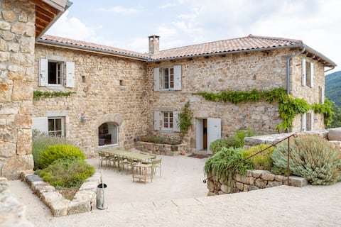 Beautiful quiet house with panoramic views.