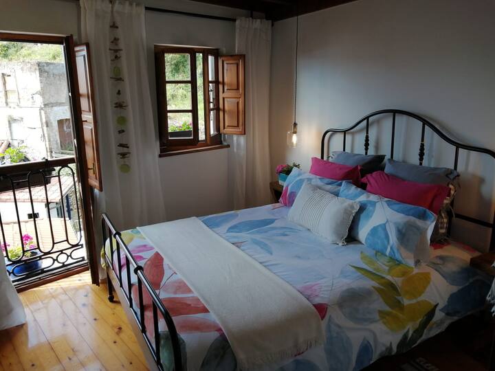 Нашата двойна спалня има ново легло, много удобно и голямо за вас. Можете да мечтаете и да си почивате цяла нощ ...