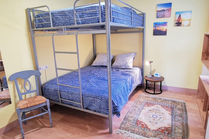 Chambre avec 2 lits doubles 140cm