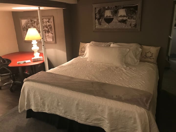 Top 9 Airbnbs With Pool In NiagaraontheLake, Canada Updated 2024