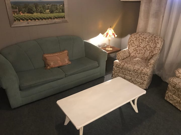 Top 9 Airbnbs With Pool In NiagaraontheLake, Canada Updated 2024