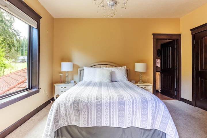 Habitación #2 en la planta superior "Amazing Grace"