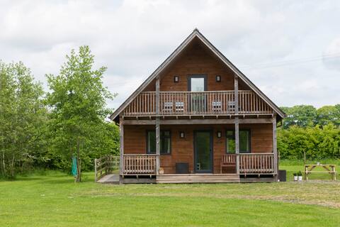 Hazel Lodge - The Paddocks.