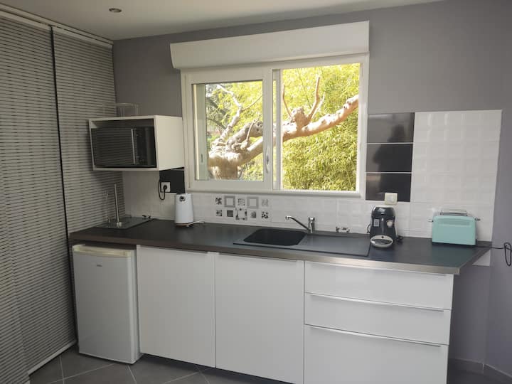 Chambre Individuelle Indépendante Avec Extérieur - Aimargues