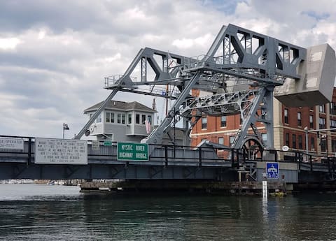 CUTE MYSTIC CAPE, 1 Mile From Downtown Mystic