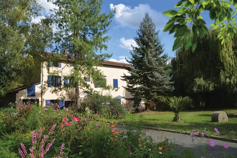 Character residence, pool, terraces and garden